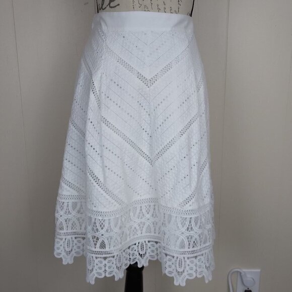 Talbots | White Cotton Lace  Patterned Flared Skirt |  Size 4 - Picture 2 of 10